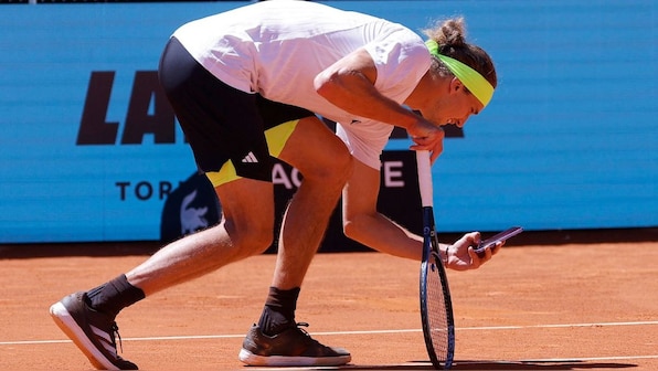 Why did Alexander Zverev take a photo from his phone during his Madrid Open match? Why did Alexander Zverev take a photo from his phone during his Madrid Open match?