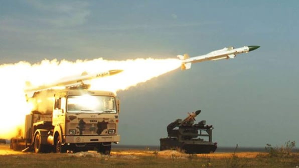 Akash guards Indian skies: Army, Air Force using made-in-India missile to foil Pak’s air raid attempts Akash guards Indian skies: Army, Air Force using made-in-India missile to foil Pak’s air raid attempts